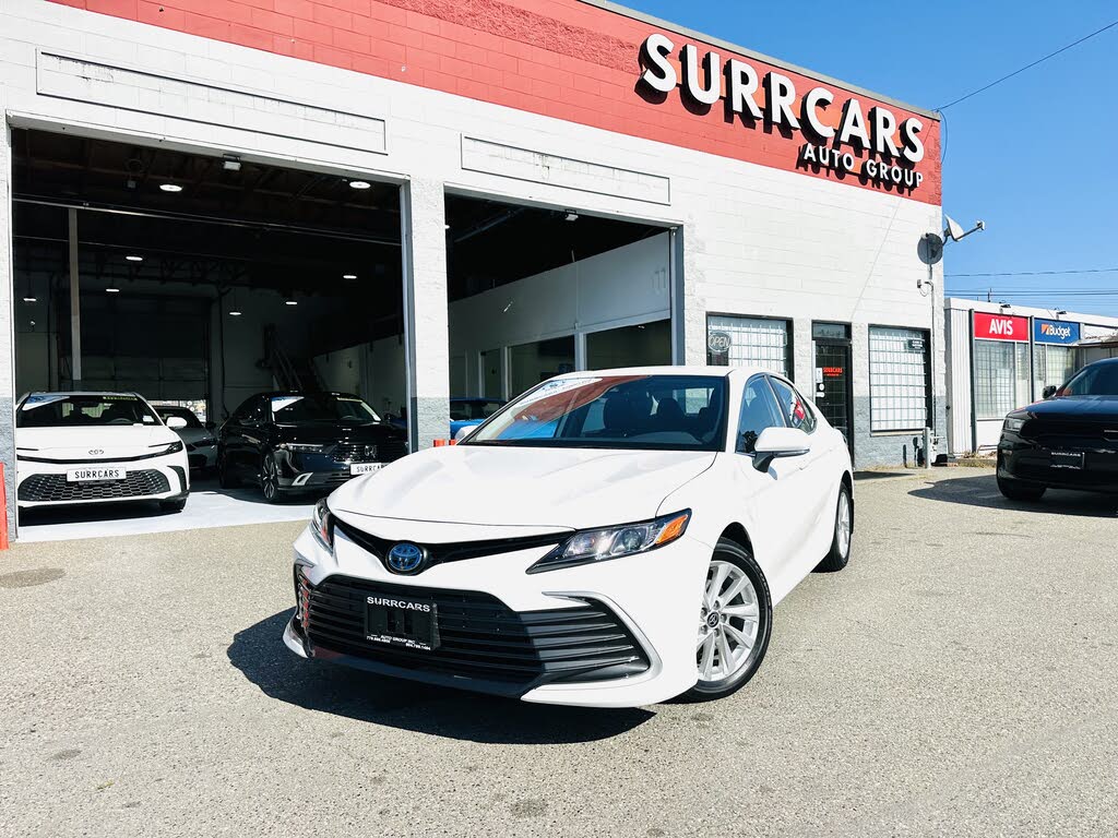 2022 Toyota Camry Hybrid LE FWD