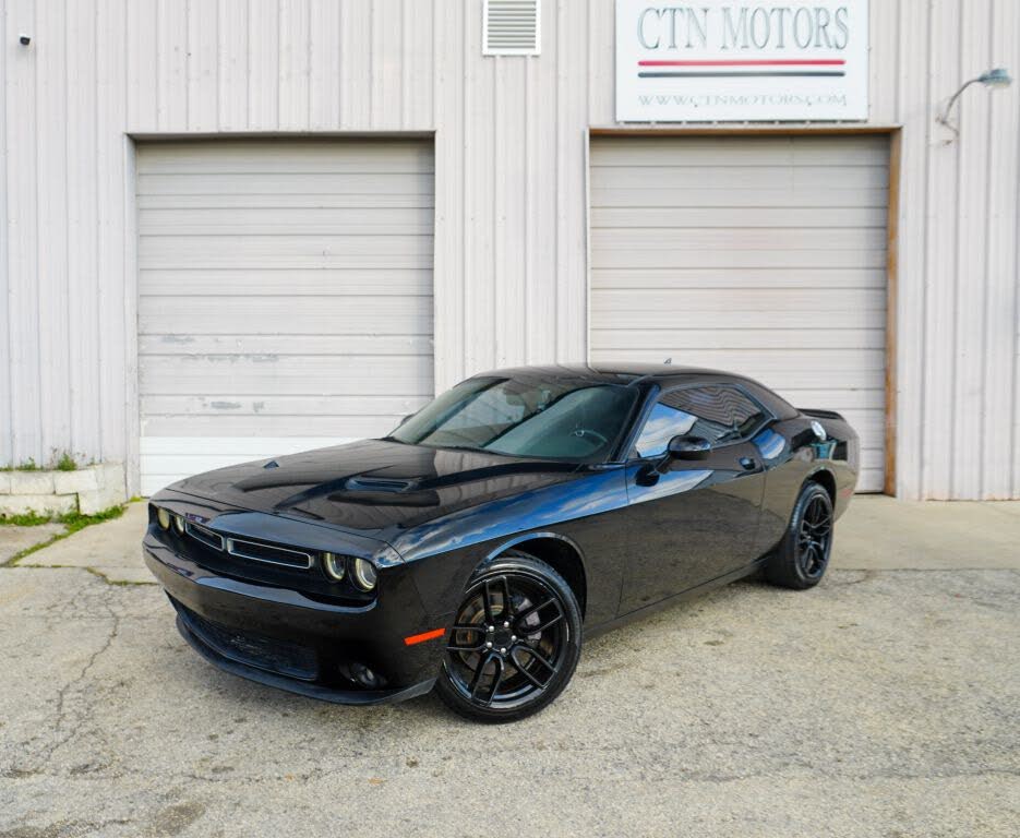 2017 Dodge Challenger SXT Plus RWD