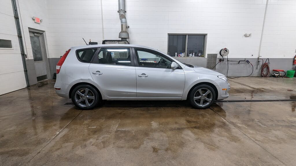 2009 Hyundai Elantra Touring FWD