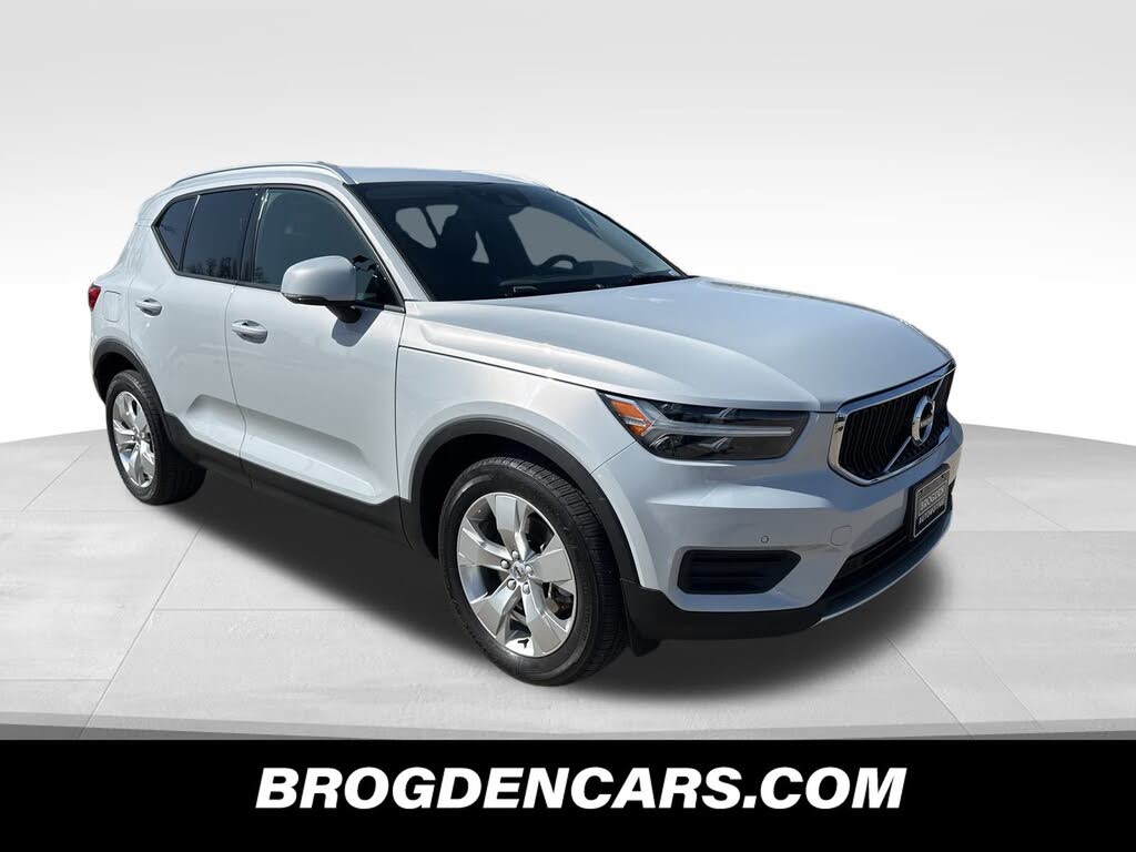 2020 Volvo XC40 T5 Momentum AWD