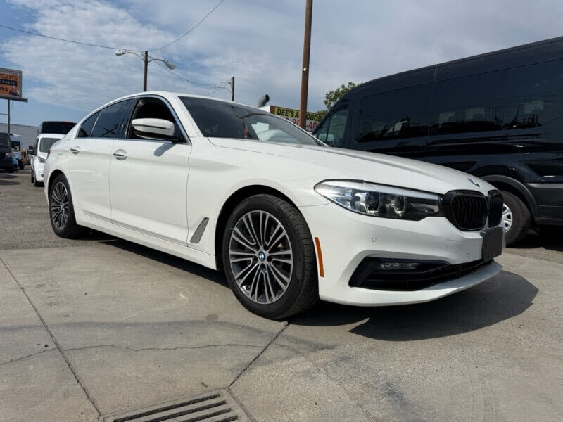 2017 BMW 5 Series 530i Sedan RWD