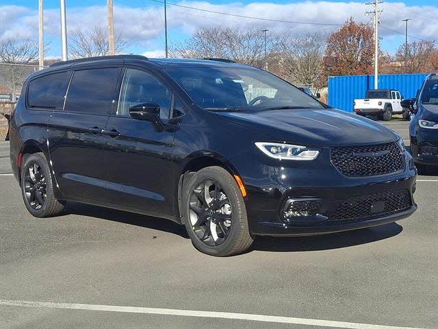 2026 Chrysler Pacifica Limited AWD