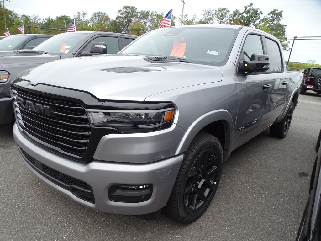 2026 RAM 1500 Laramie Crew Cab 4WD