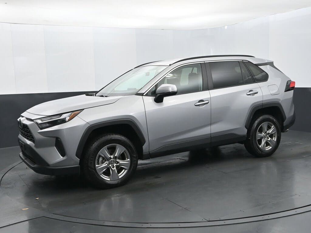 2024 Toyota RAV4 XLE FWD