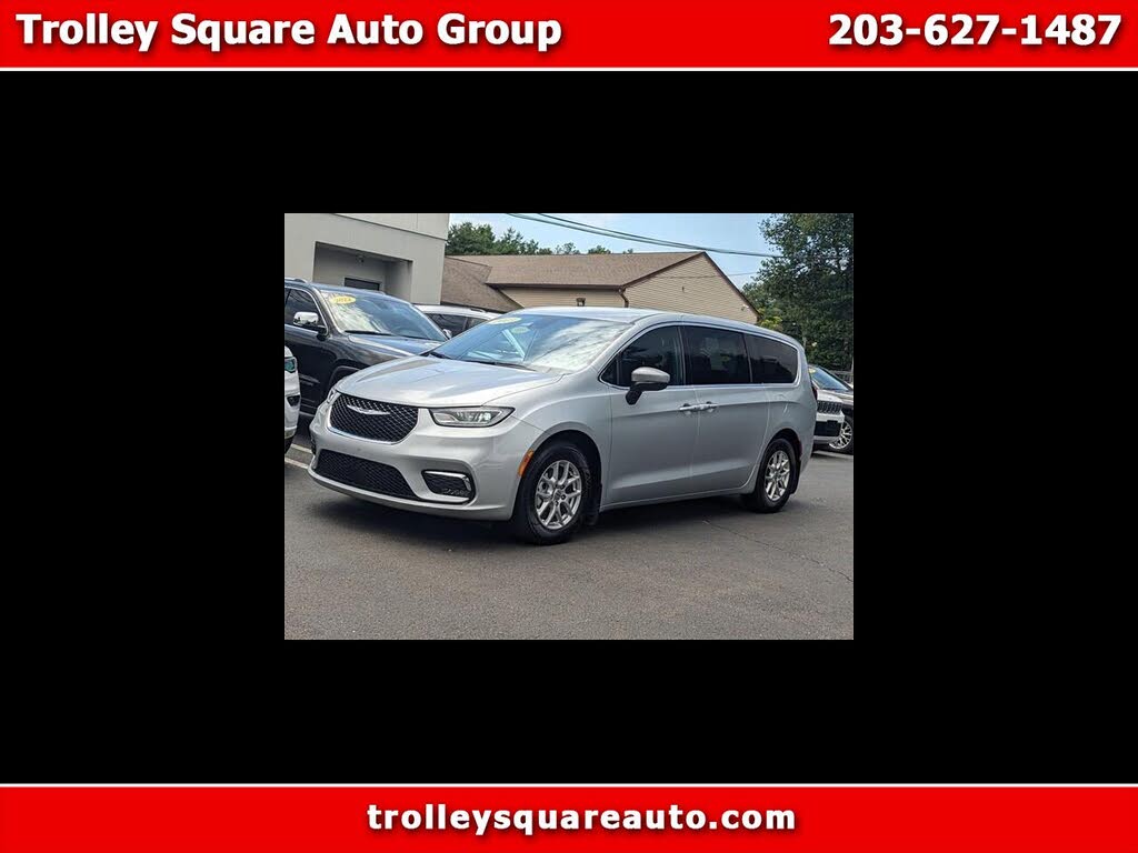 2023 Chrysler Pacifica Touring FWD
