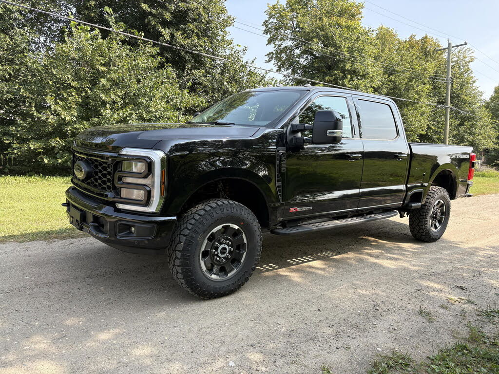 2026 Ford F-350 Super Duty Lariat Crew Cab 4WD