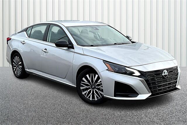 2024 Nissan Altima 2.5 SV FWD