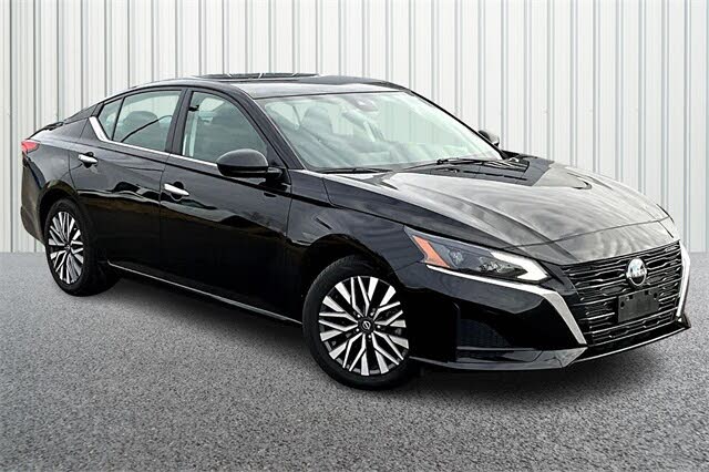 2024 Nissan Altima 2.5 SV FWD