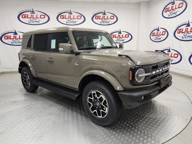 2025 Ford Bronco Outer Banks 4-Door 4WD