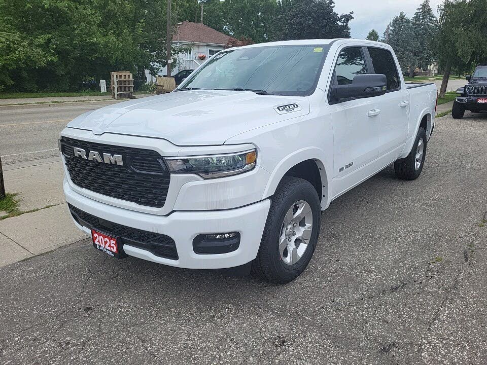 RAM 1500 Big Horn Crew Cab 4WD 2025