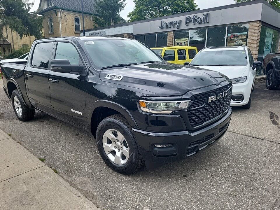 RAM 1500 Big Horn Crew Cab 4WD 2025