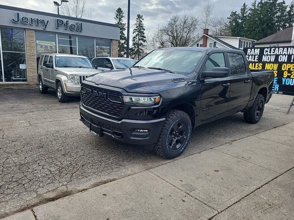 RAM 1500 Tradesman Crew Cab 4WD 2025