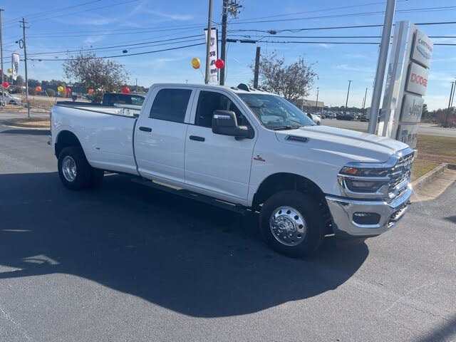 2026 RAM 3500 Tradesman Crew Cab LB DRW 4WD