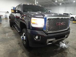 GMC Sierra 3500HD Denali Crew Cab LB DRW 4WD