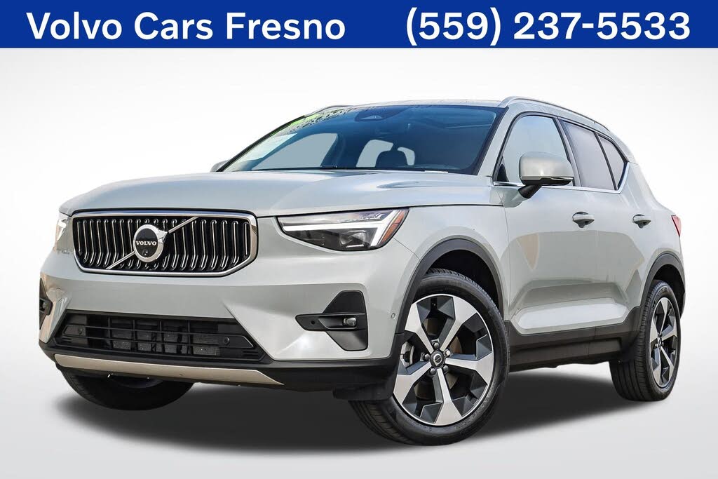 2025 Volvo XC40 B5 Plus Bright Theme AWD