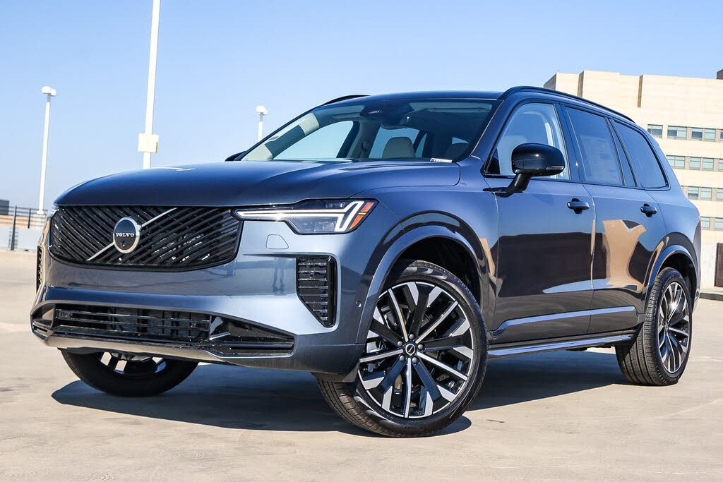 2026 Volvo XC90 B6 Ultra Dark 6-Passenger AWD