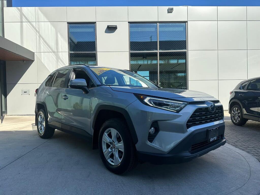 Toyota RAV4 Hybrid XLE AWD 2021