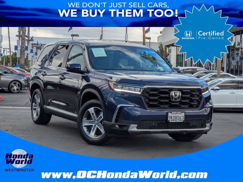 2024 Honda Pilot EX-L FWD with Captains Chairs