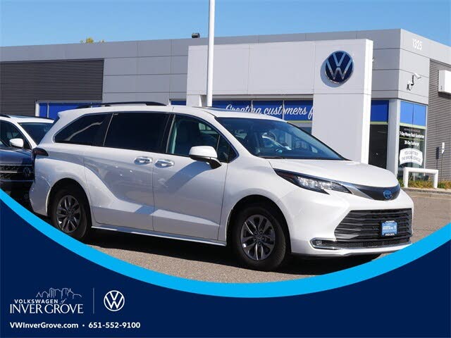 2023 Toyota Sienna XLE 7-Passenger FWD