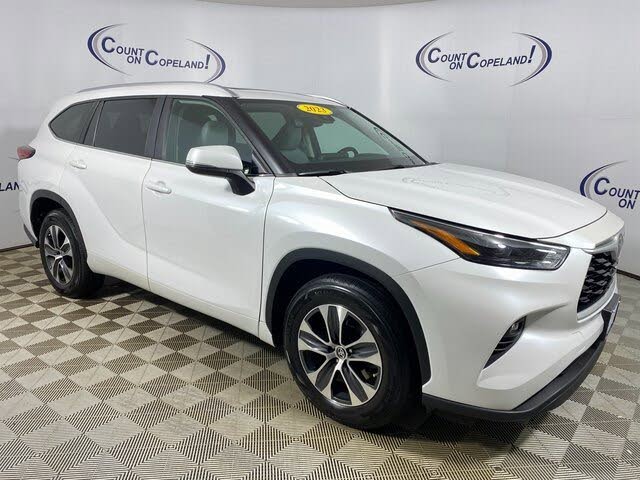 2023 Toyota Highlander XLE FWD