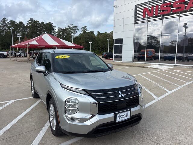 2024 Mitsubishi Outlander ES FWD