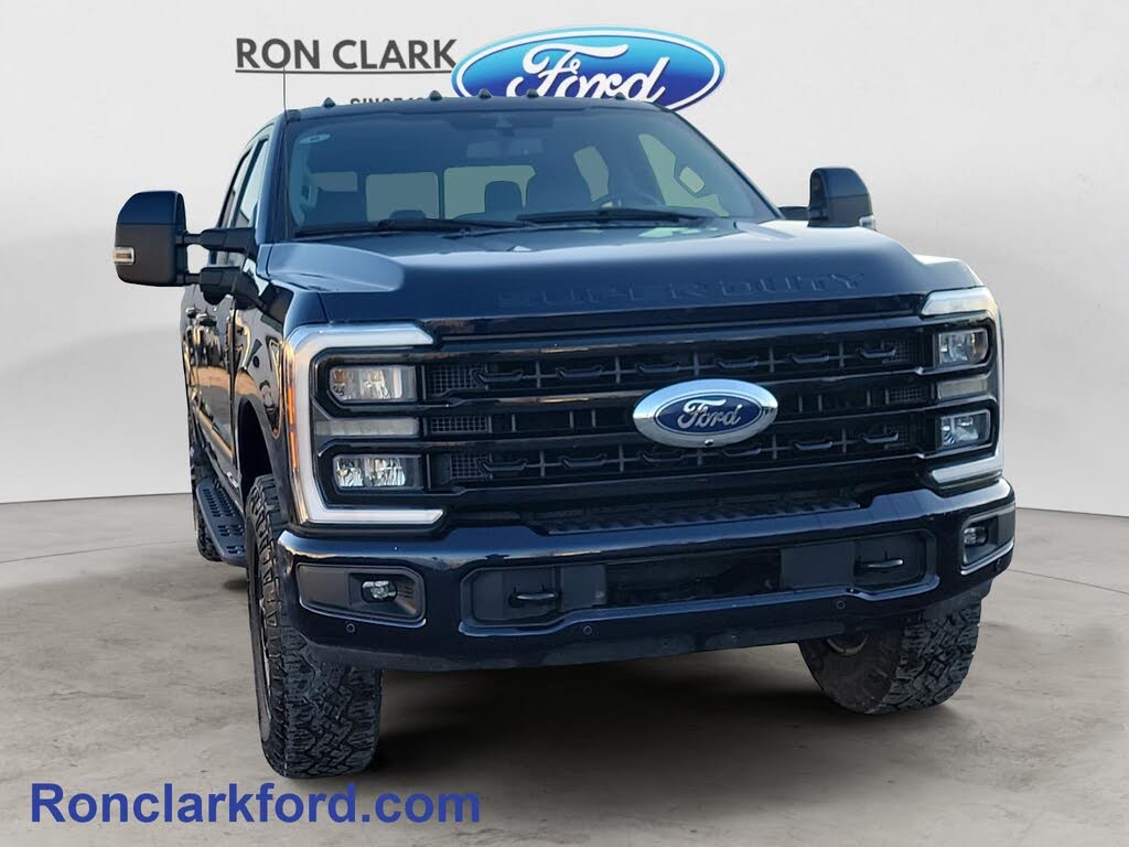 2023 Ford F-250 Super Duty Lariat Crew Cab 4WD