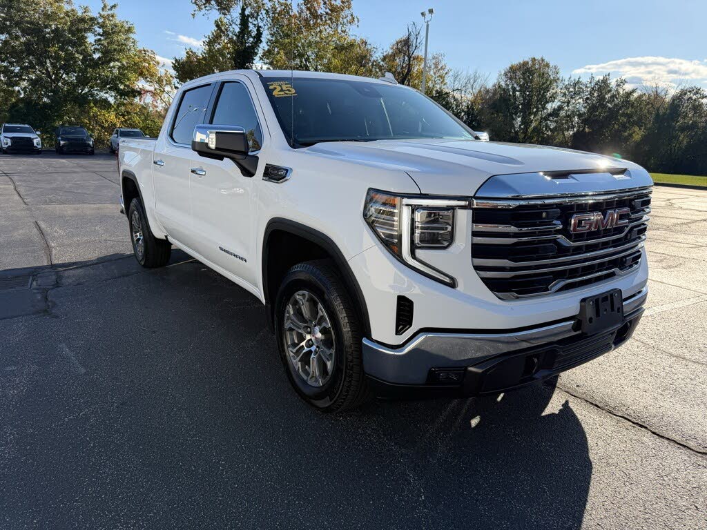 2025 GMC Sierra 1500 SLT Crew Cab 4WD