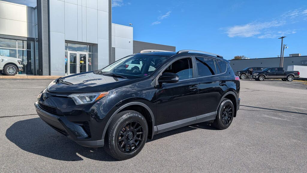 2018 Toyota RAV4 LE AWD