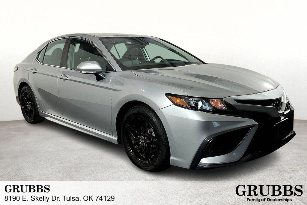 2022 Toyota Camry SE AWD