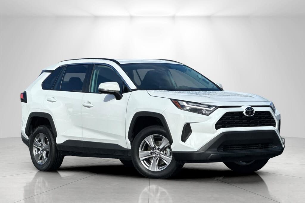 2024 Toyota RAV4 XLE FWD
