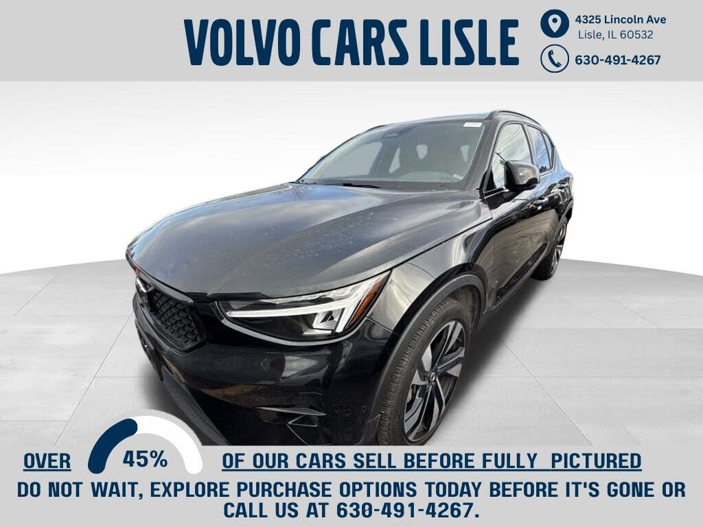 2025 Volvo XC40 B5 Plus Dark Theme AWD