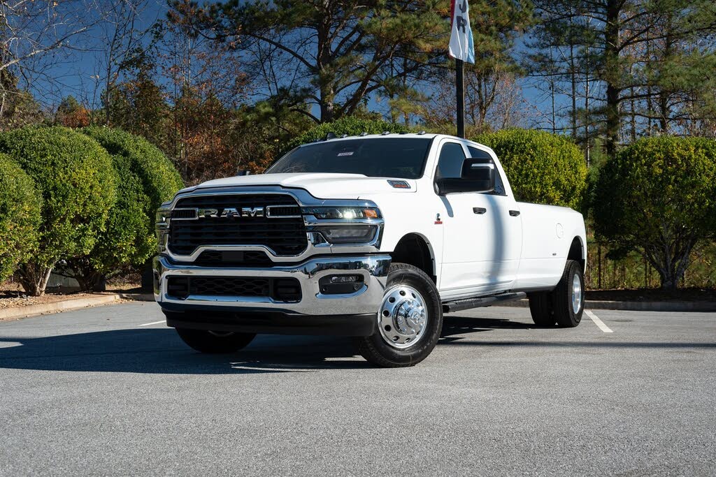 2026 RAM 3500 Tradesman Crew Cab LB DRW 4WD