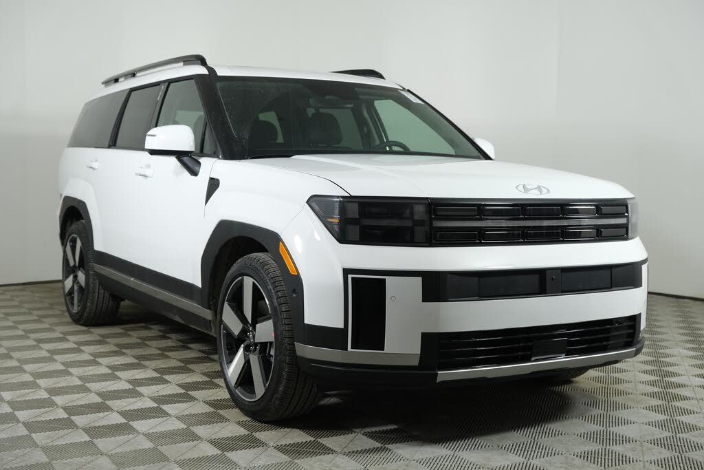 Hyundai Santa Fe Luxury AWD 2025