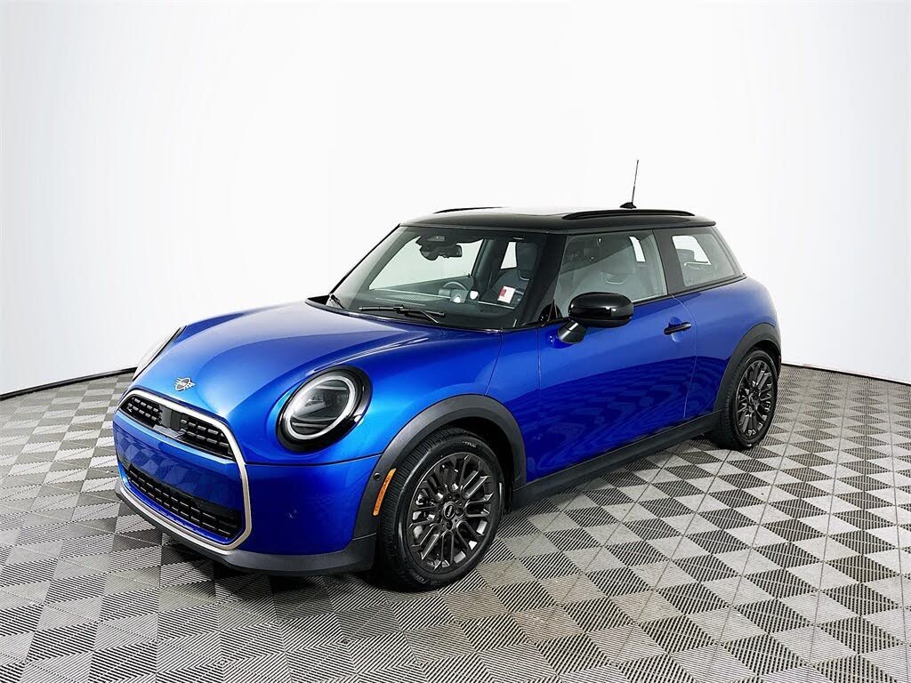 2025 MINI Cooper Signature Trim 2-door Hatchback