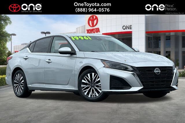 2023 Nissan Altima 2.5 SV FWD