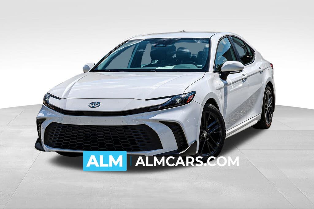 2025 Toyota Camry SE FWD