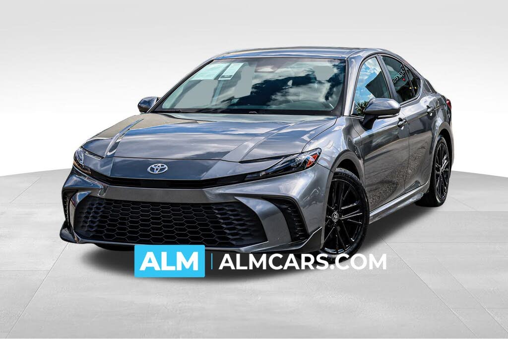 2025 Toyota Camry SE FWD