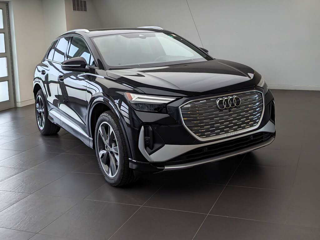 2026 Audi Q4 e-tron quattro Premium 55