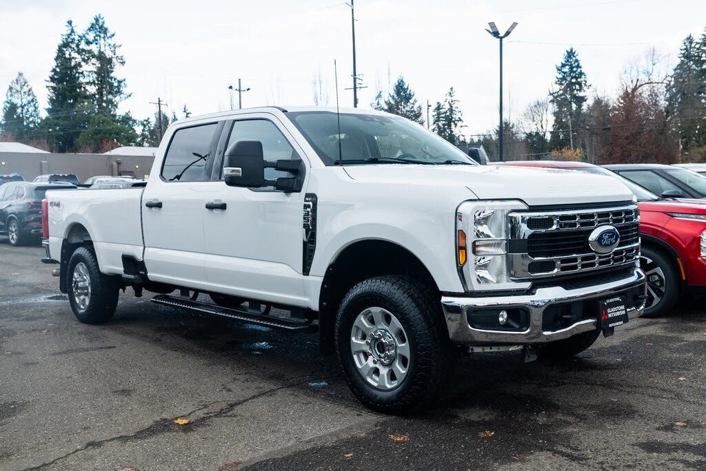 2024 Ford F-350 Super Duty XLT Crew Cab 4WD