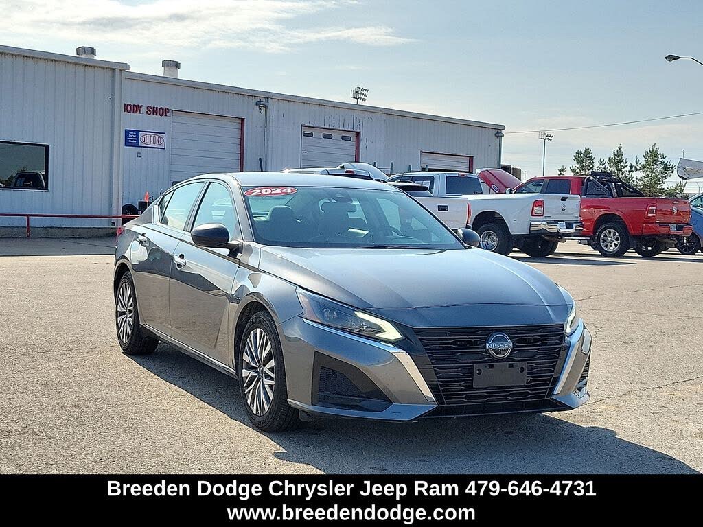 2024 Nissan Altima 2.5 SV FWD