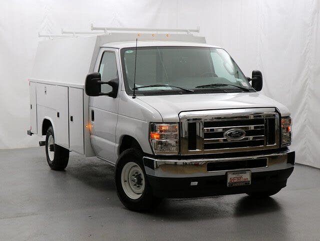 2025 Ford E-Series Chassis E-350 SD Cutaway SB DRW RWD