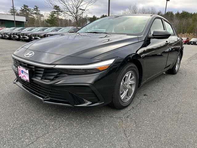 2026 Hyundai Elantra SE FWD