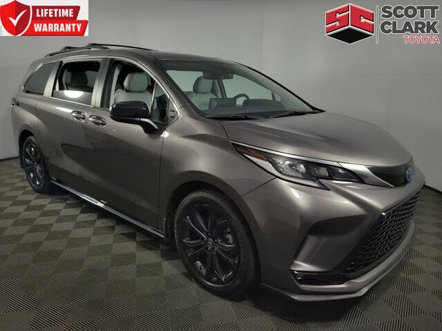 2022 Toyota Sienna XSE 7-Passenger FWD