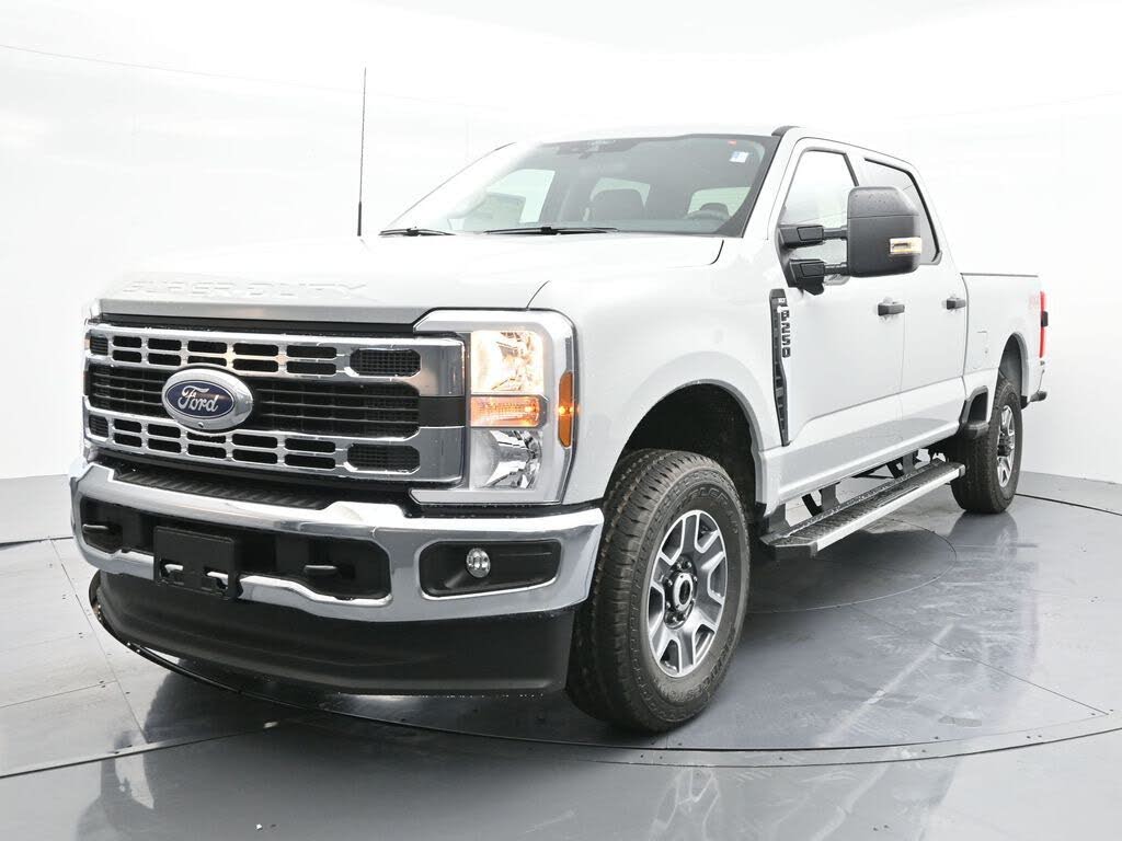 2025 Ford F-250 Super Duty XLT Crew Cab 4WD