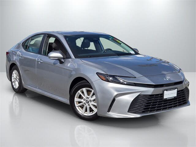 2025 Toyota Camry LE FWD