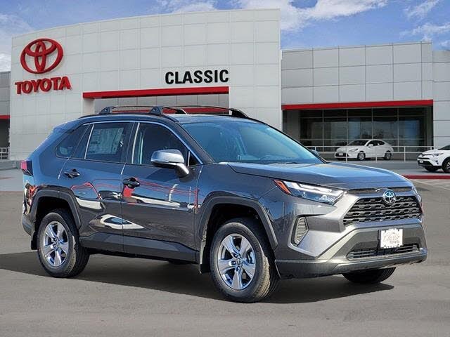 2025 Toyota RAV4 XLE FWD