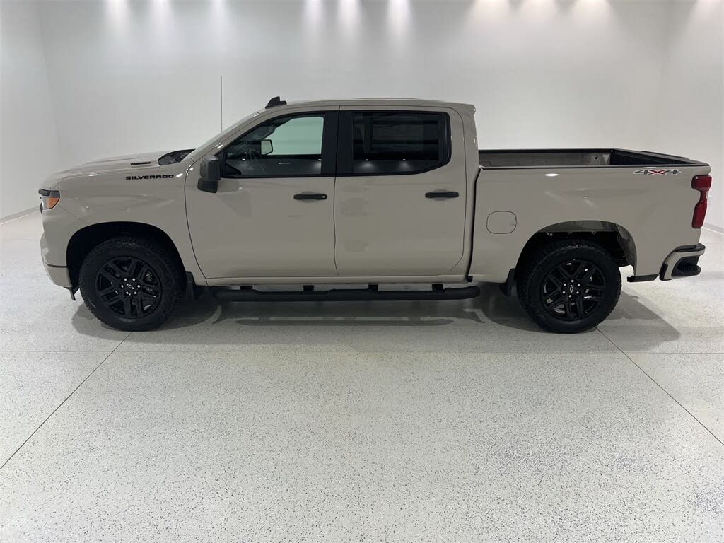 2026 Chevrolet Silverado 1500 Custom Crew Cab 4WD