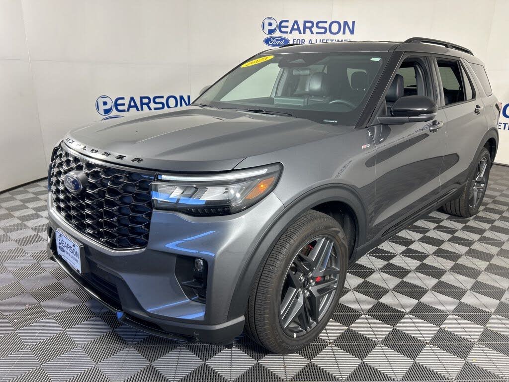 2025 Ford Explorer ST-Line AWD