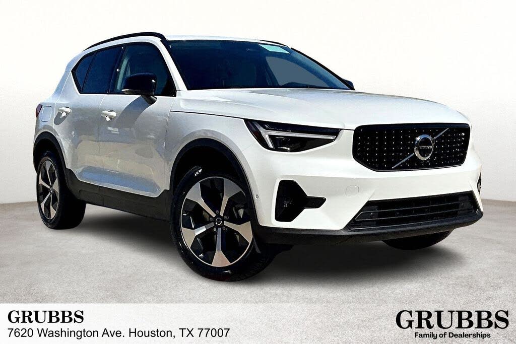 2026 Volvo XC40 B5 Plus AWD