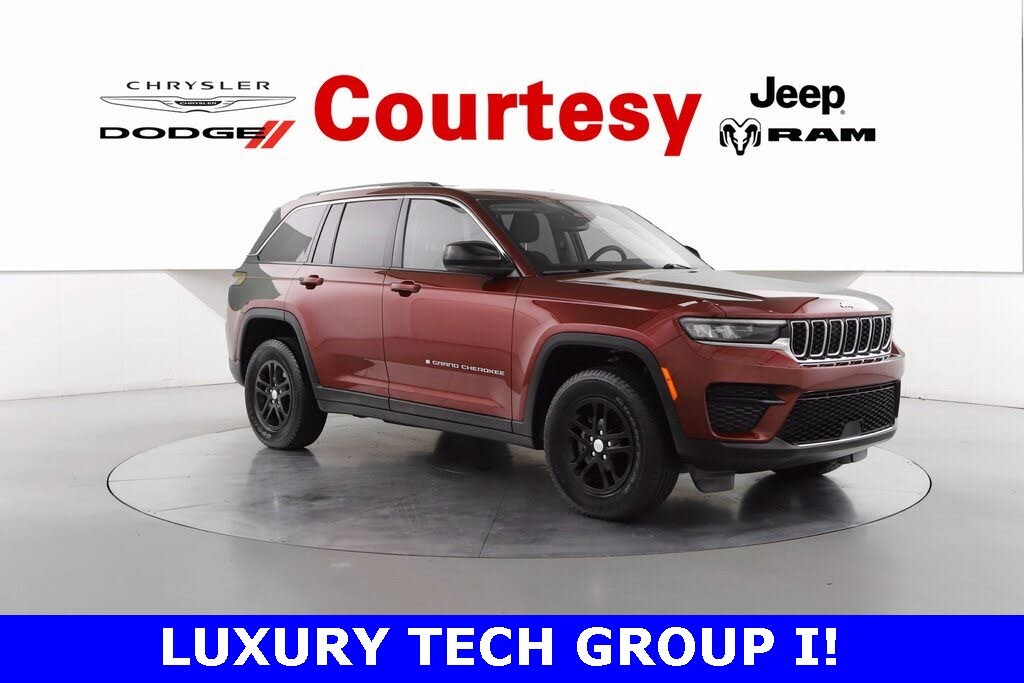 2023 Jeep Grand Cherokee Laredo 4WD